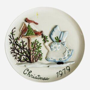 Vintage 1979 Byron Molds Christmas Collector Plate 3D Relief Cardinals Birdhouse